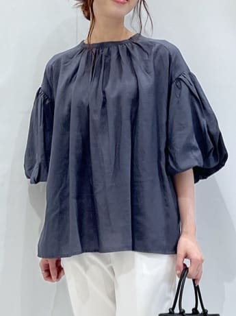 komaさんの「OPAQUE.CLIP｜◆バルーンスリーブブラウス【洗濯機洗い可】」を使ったコーディネート