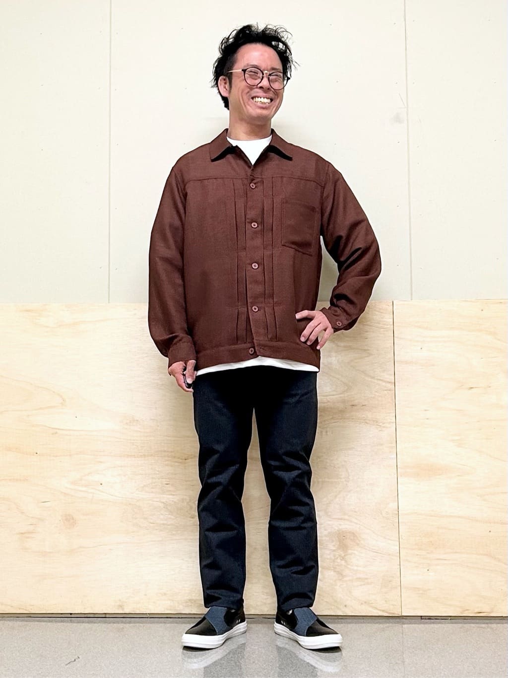 KENJI Iさんの「THE SHOP TK｜【オールシーズン穿ける！】7DAYSストレッチへリンボンパンツ　ON&hArr;OFF兼用」を使ったコーディネート