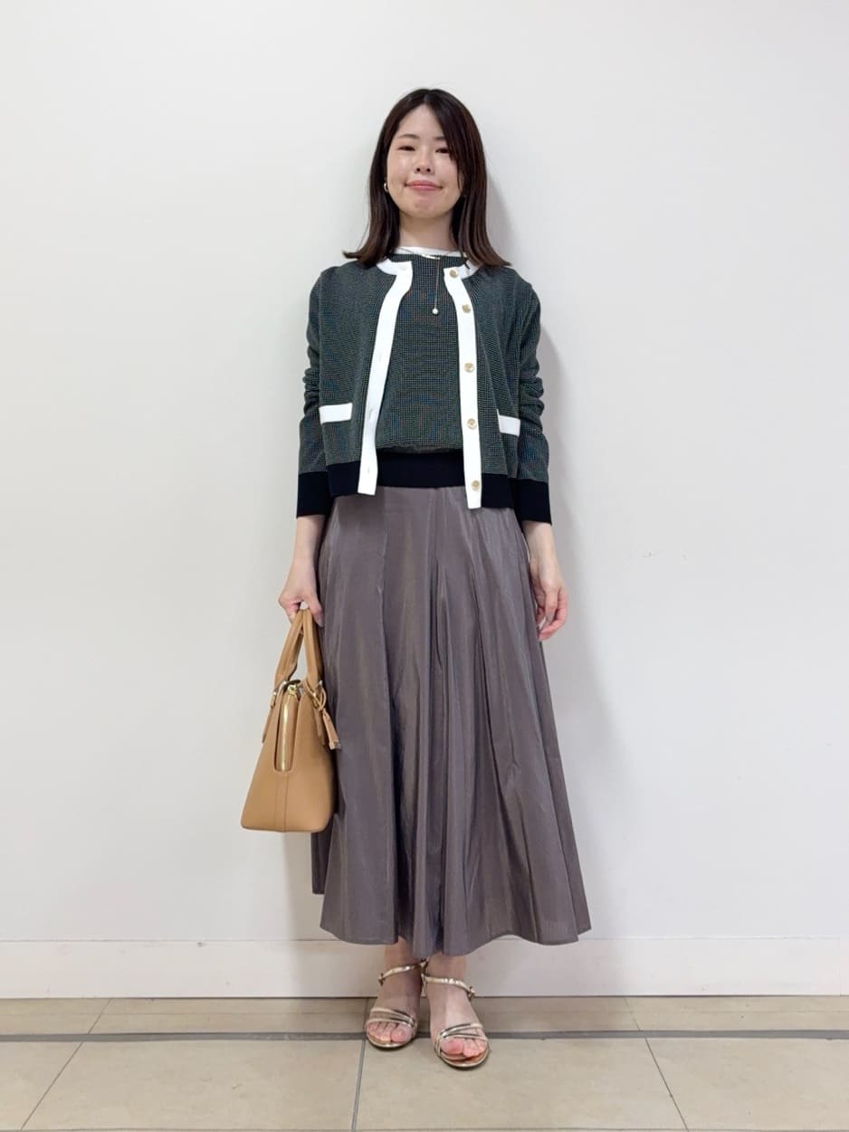 asamiさんの「UNTITLED｜◆【配色カラー/アンサンブル可能】きれいめ七分袖ニット」を使ったコーディネート