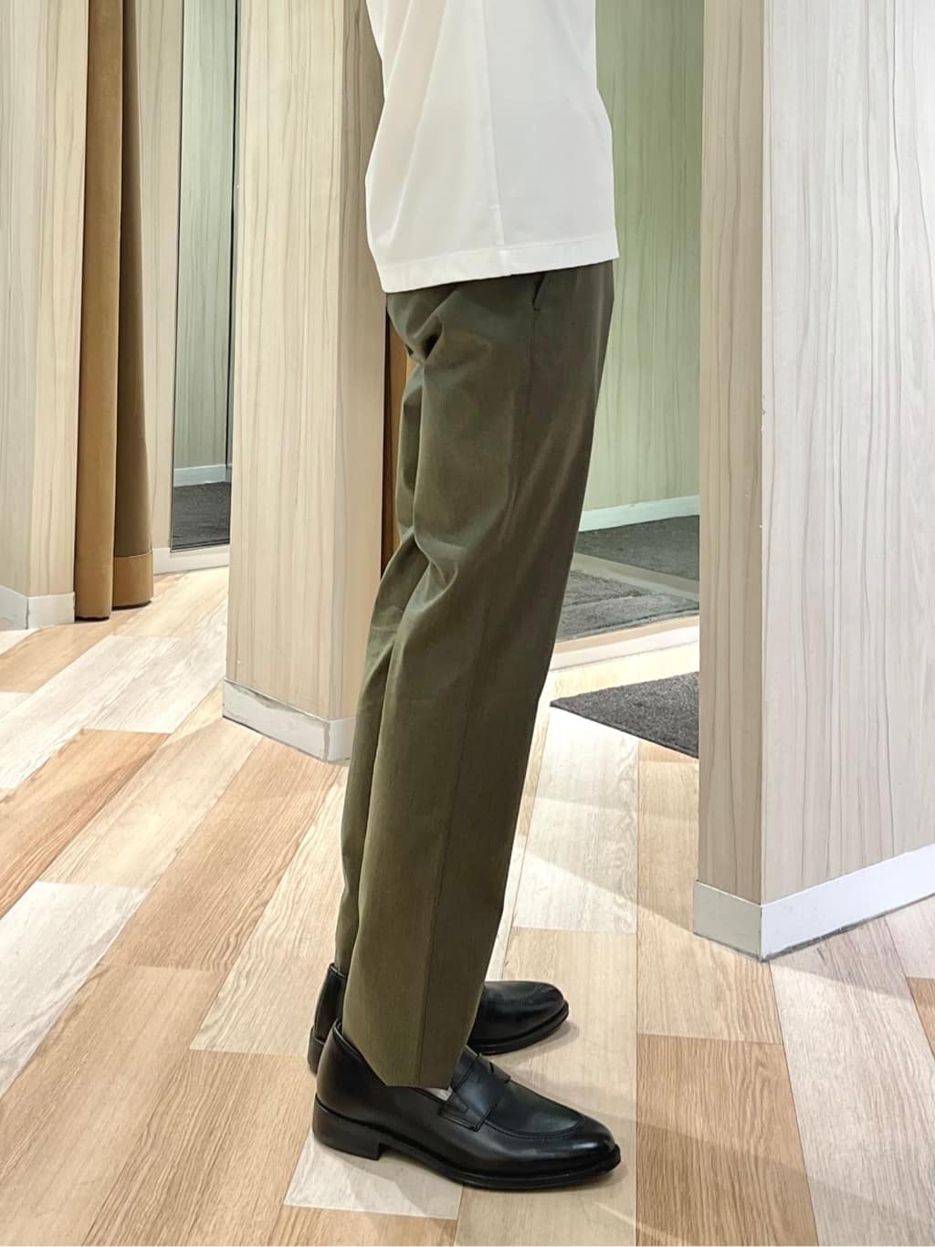 URAさんの「TAKEO KIKUCHI｜【全7サイズ&times;8色展開！】トップマルチヘリンボン パンツ」を使ったコーディネート