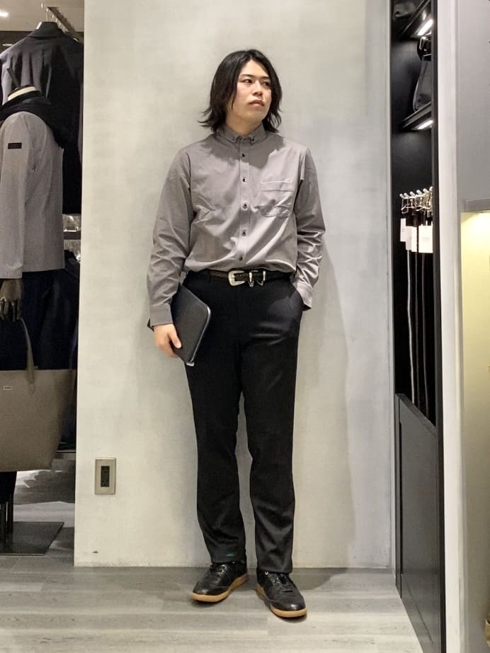 nishiさんの「TAKEO KIKUCHI｜【ONOFF対応】TRダブルニット ストレッチパンツ」を使ったコーディネート