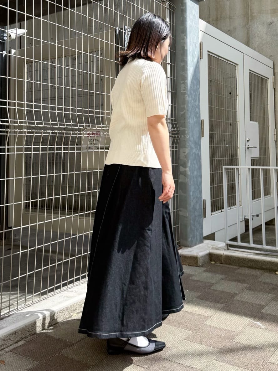 chさんの「THE SHOP TK｜シーズンレスで使える デニムタックスカート/洗える」を使ったコーディネート