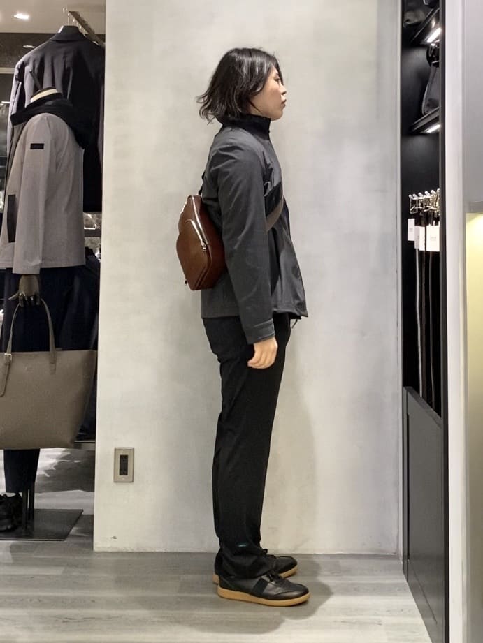 nishiさんの「TAKEO KIKUCHI｜【ONOFF対応】TRダブルニット ストレッチパンツ」を使ったコーディネート
