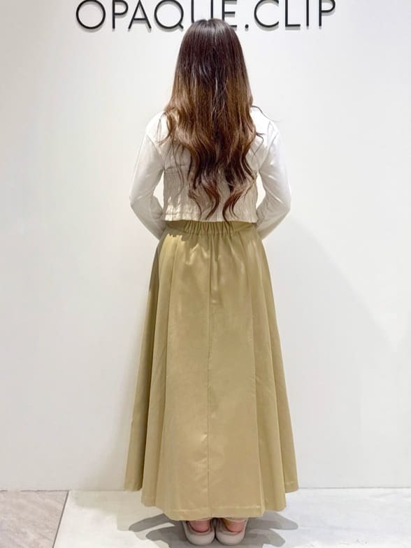 mikaさんの「OPAQUE.CLIP｜◆《ツインセット》シャーリングビスチェ&times;ロングTシャツ【洗濯機洗い可】」を使ったコーディネート