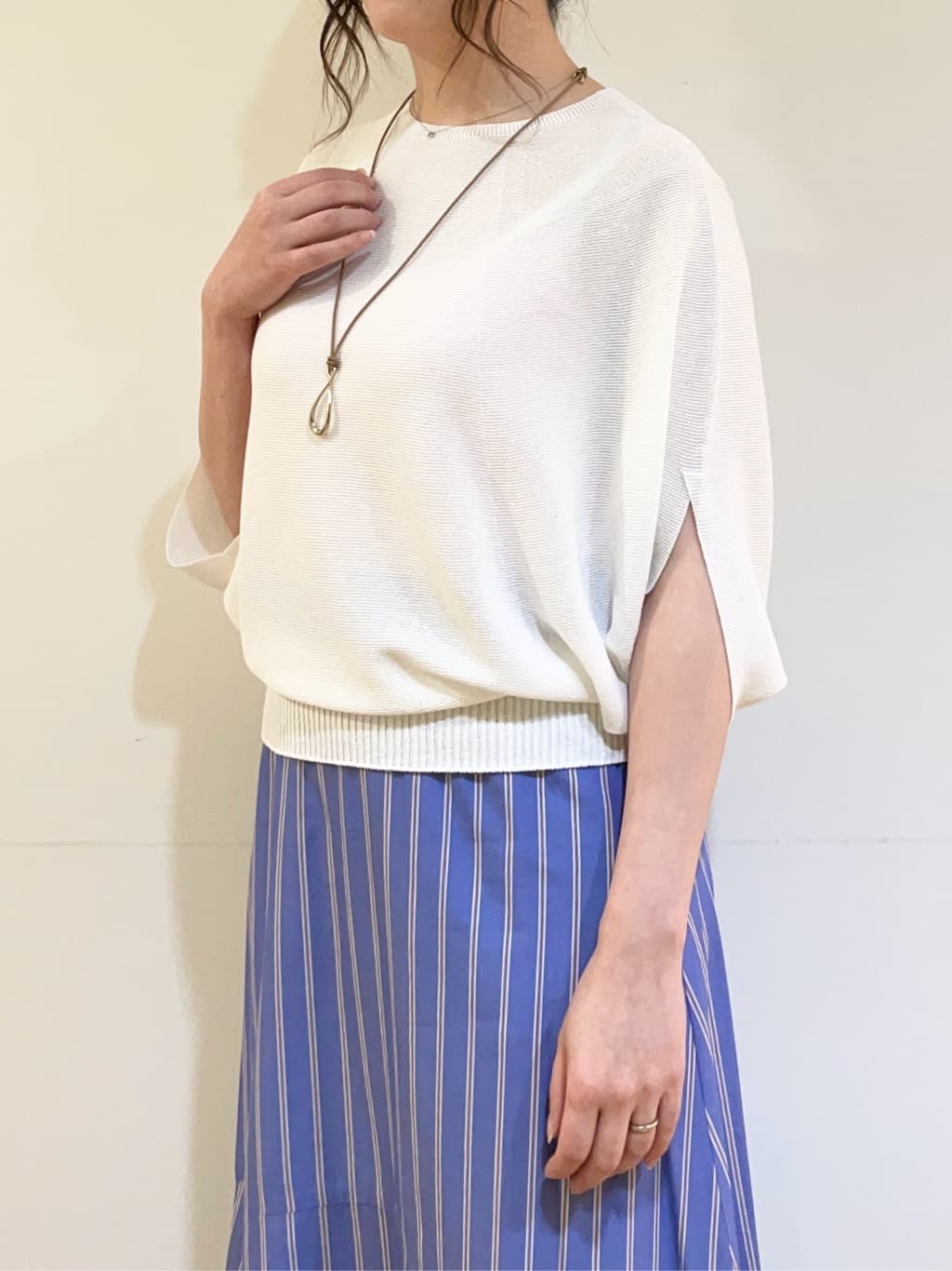 フナキさんの「UNTITLED｜◆【体型カバー/清涼感】ドルマンスリーブ プルオーバーニット」を使ったコーディネート