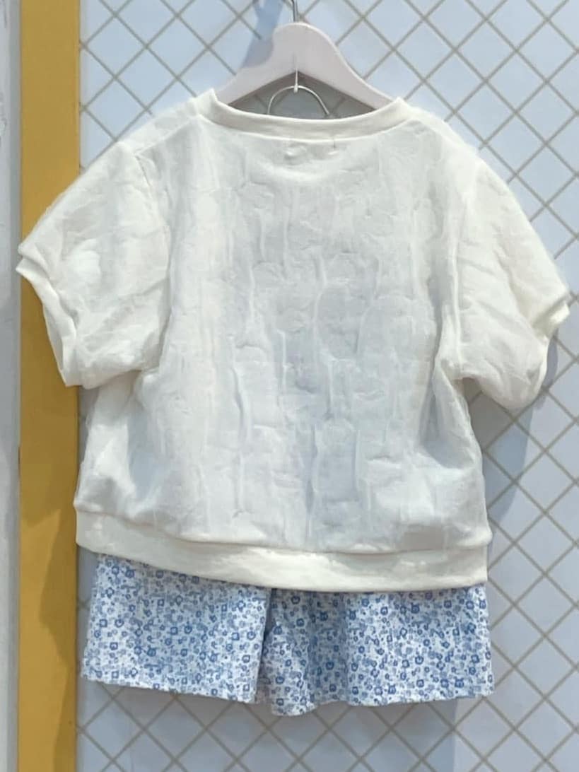 蒼さんの「SHOO･LA･RUE｜◆【130-150cm】シアーの凹凸感が大人っぽい デザイントップス」を使ったコーディネート