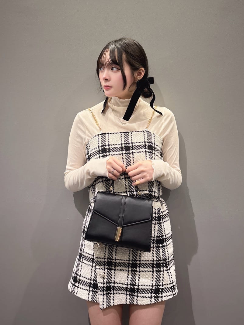 HUANG WEIHSUANさんの「ESPERANZA｜バックリボンレースアップブーツ」を使ったコーディネート