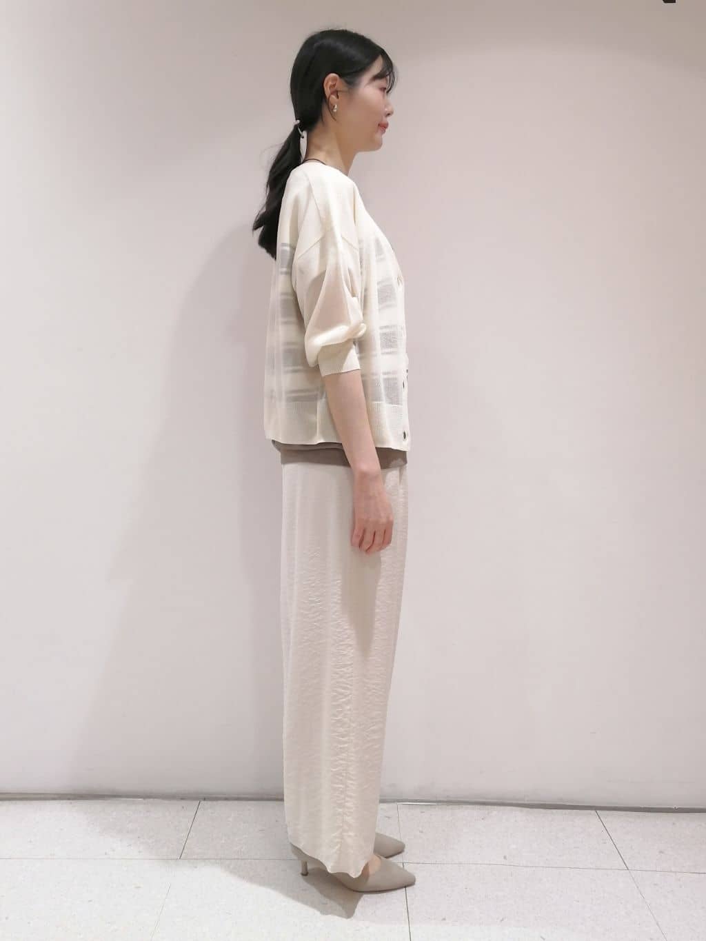 ayanoさんの「INDIVI｜【洗える／UVケア／SETUP可能】ドロストワイドパンツ」を使ったコーディネート