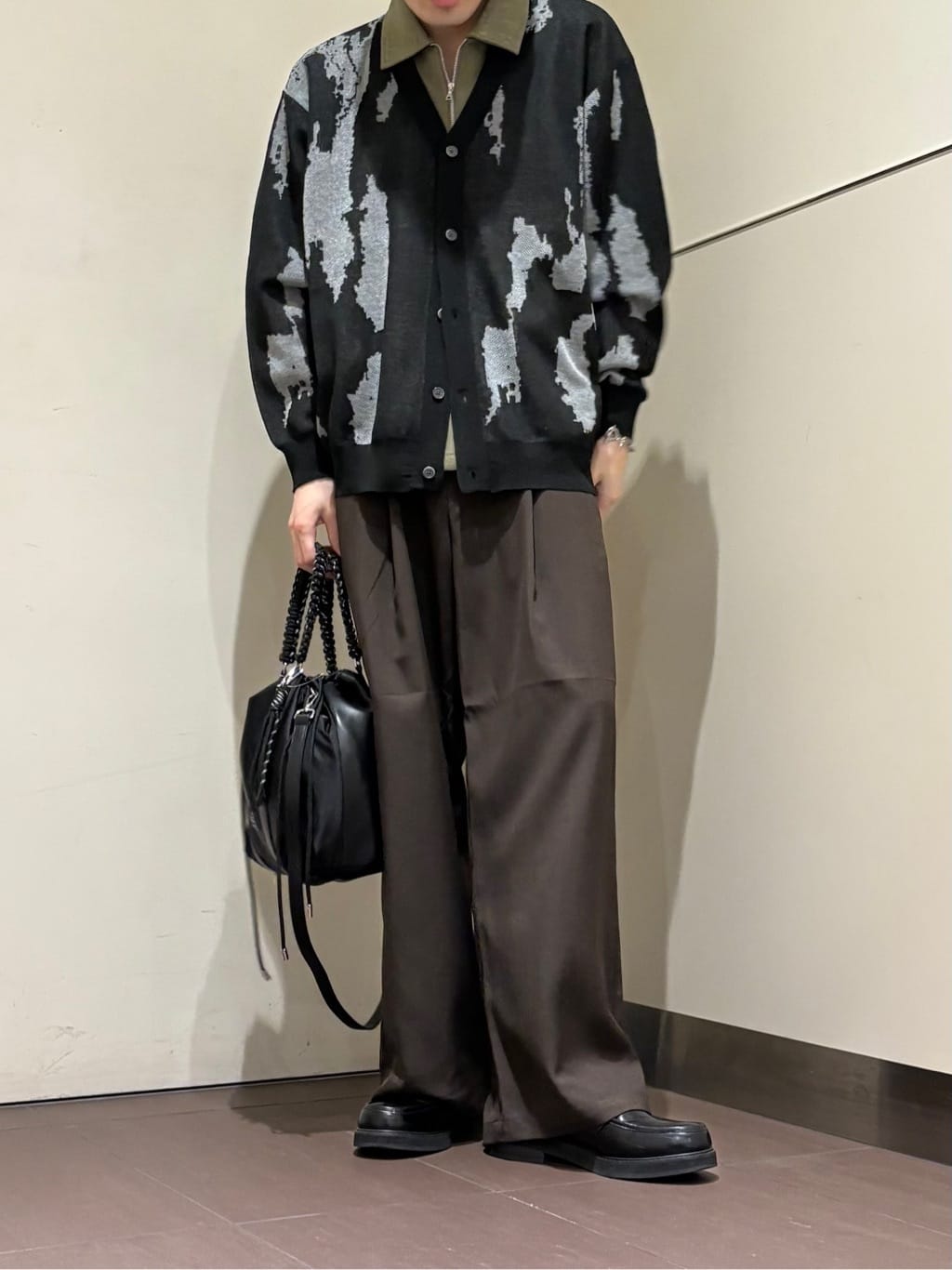 Nさんの「tk.TAKEO KIKUCHI｜◆アブストラクトシアーカーディガン」を使ったコーディネート