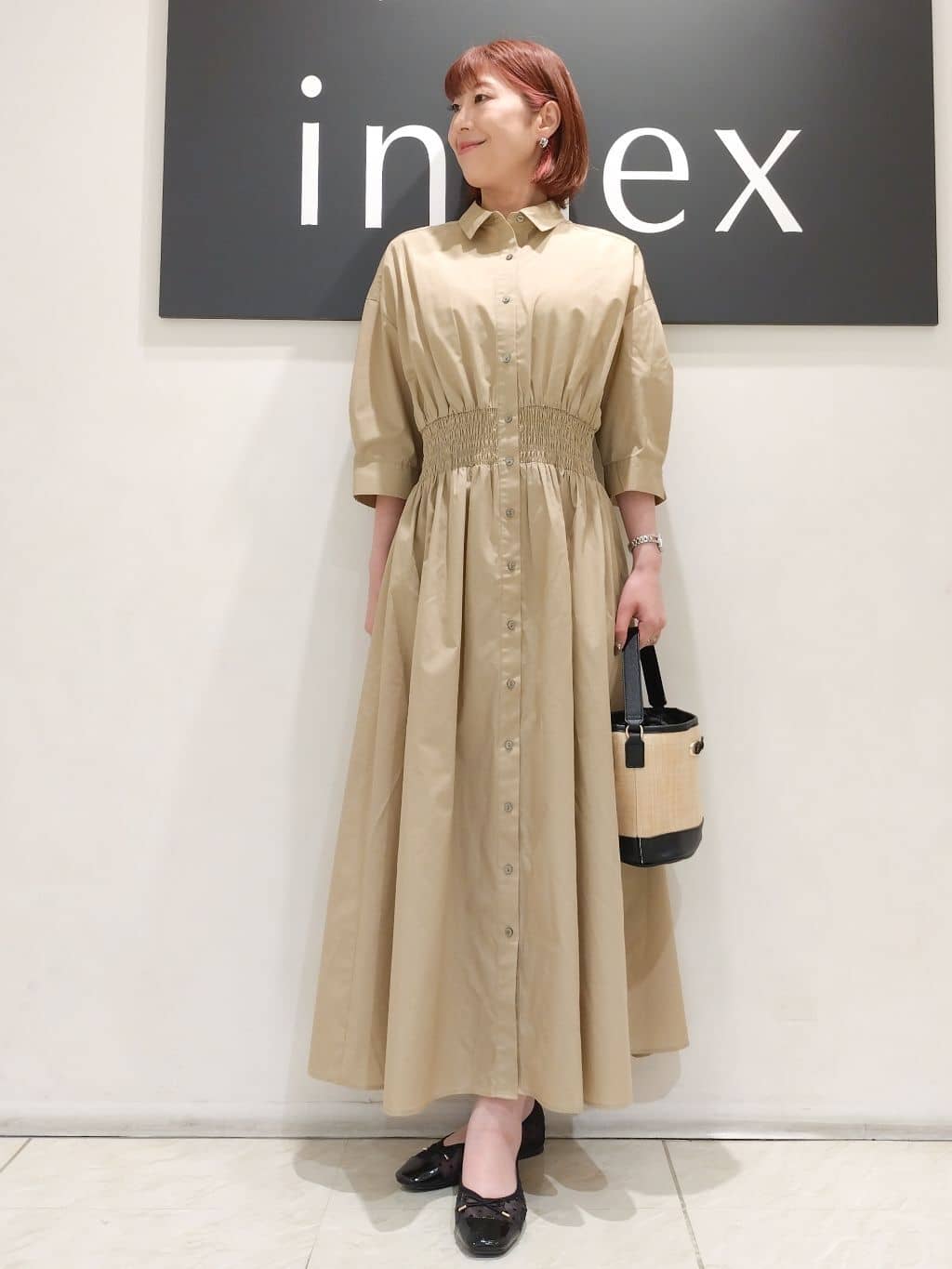 n.さんの「index｜◆《5色展開》フィット＆フレアシャツワンピース【洗濯機洗い可】」を使ったコーディネート