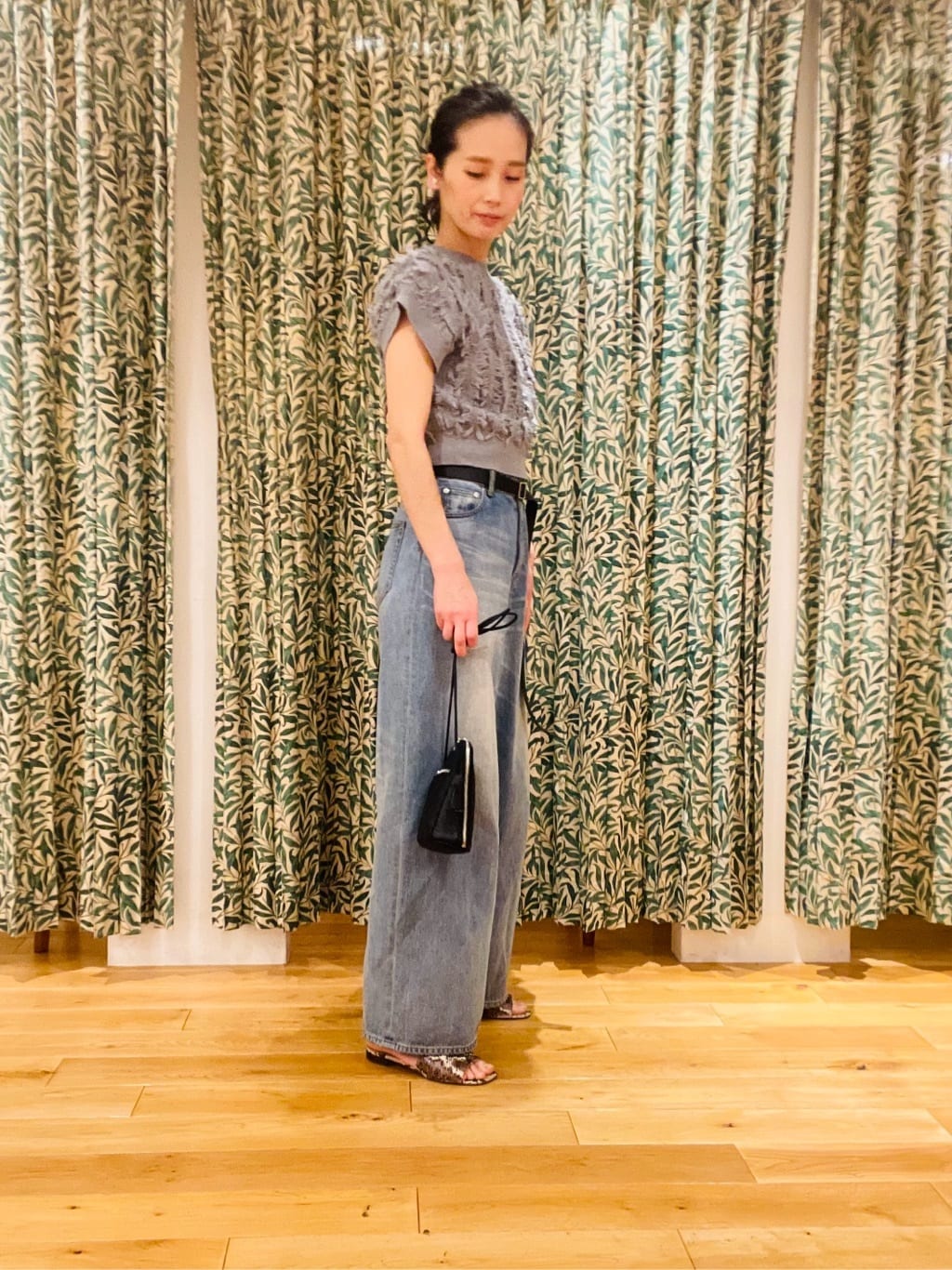 Annさんの「DRESSTERIOR｜ヴィンテージ加工ワイドデニムパンツ」を使ったコーディネート