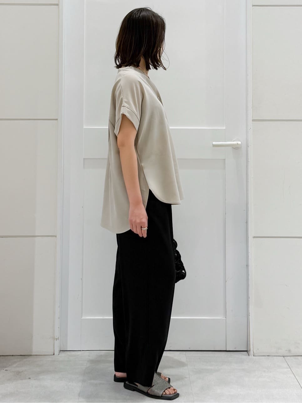 yuka.aさんの「OPAQUE.CLIP｜《7色展開／SS-LLサイズ》ストレッチスキッパーブラウス／セットアップ対応【洗濯機洗い可／防シワ】」を使ったコーディネート