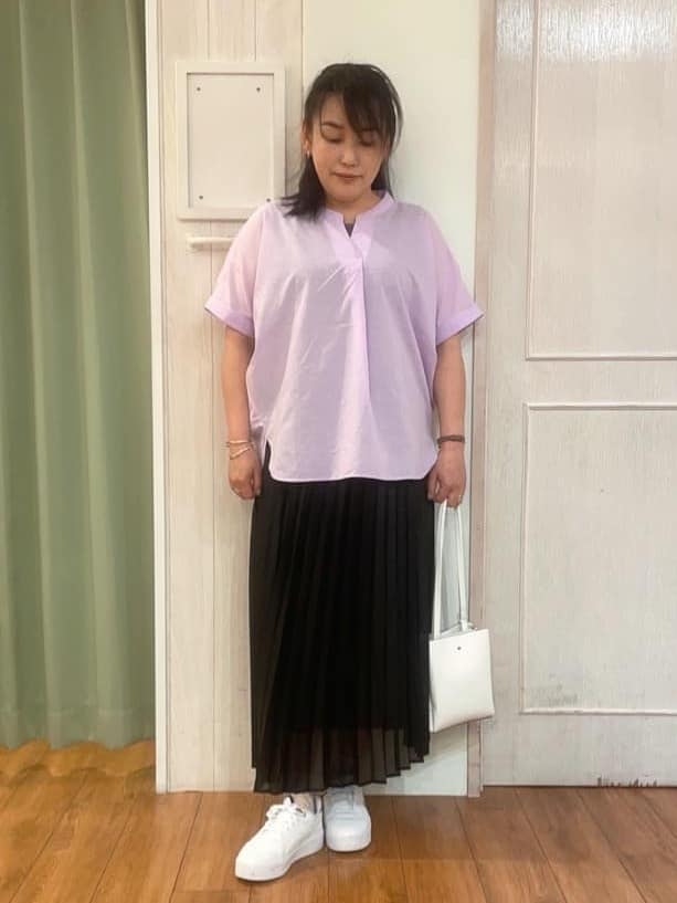 ke-yさんの「SHOO･LA･RUE｜◆【高レビュー/洗える/UV/吸水速乾】洗濯後しわになりにくいリネンブレンドドルマンシャツ」を使ったコーディネート