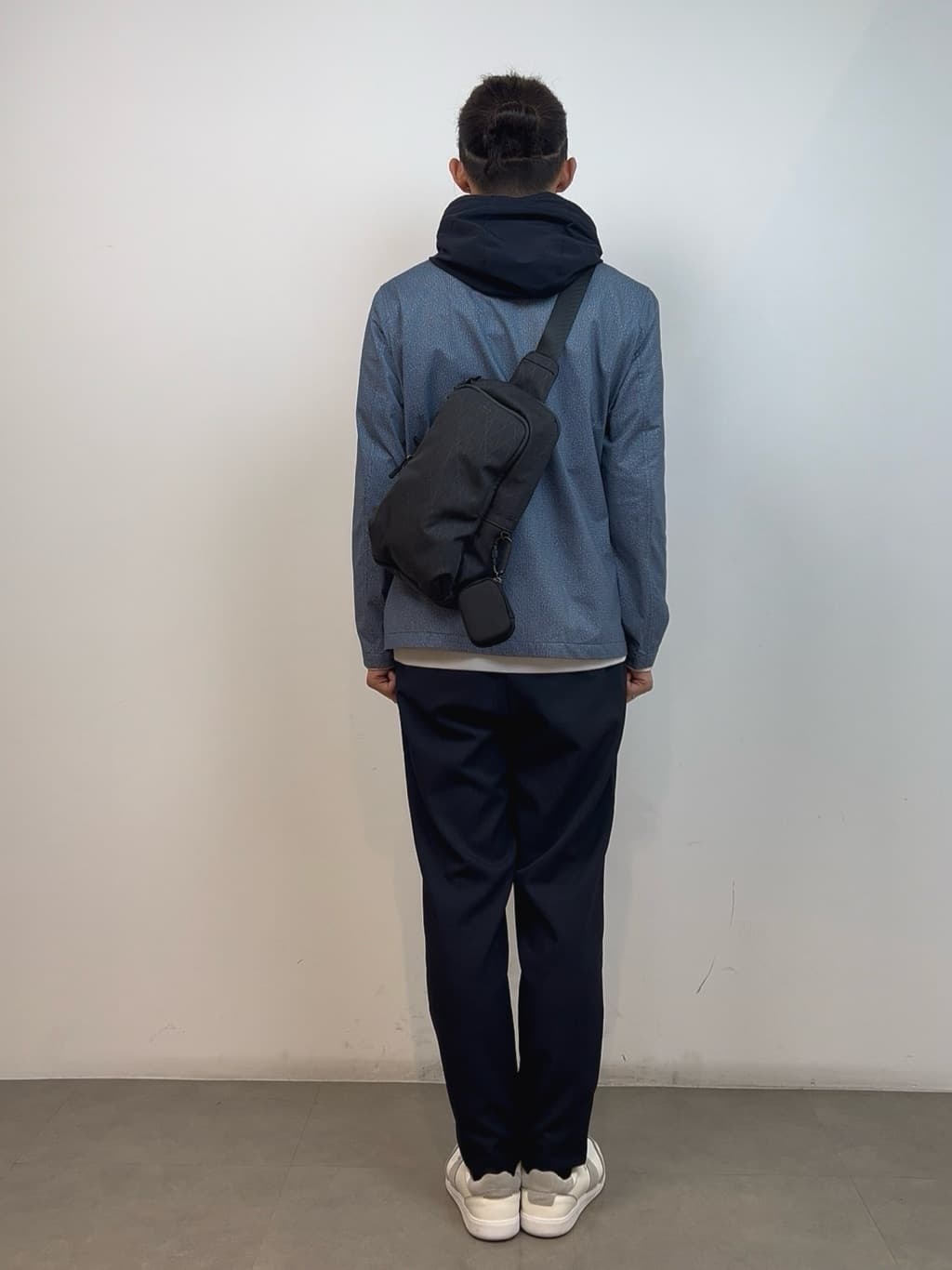 SHOOさんの「TAKEO KIKUCHI｜【多機能・軽量】シャドーライン ボディバッグ」を使ったコーディネート
