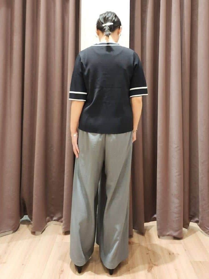 さくさんの「grove｜【人間工学】つつまれフィットパンプス【入卒対応可】」を使ったコーディネート