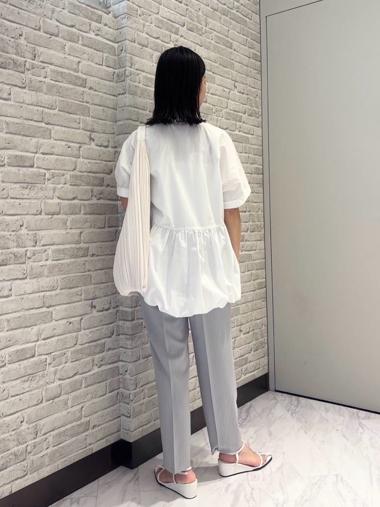 Mikoさんの「INDIVI｜【接触冷感／セットアップ対応】イージーテーパードパンツ【通勤・セレモニー】」を使ったコーディネート