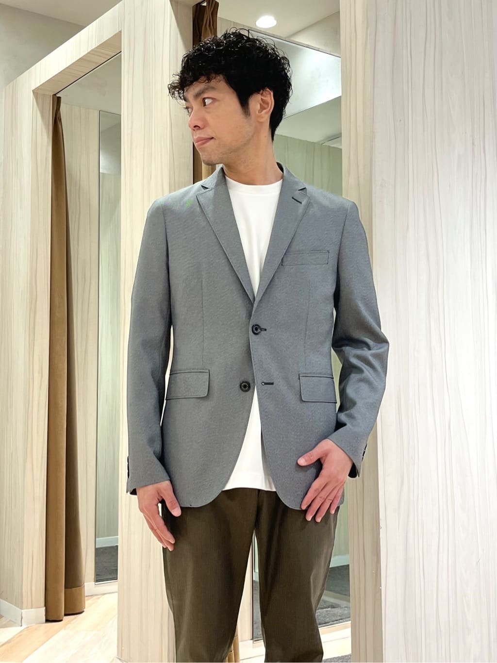 URAさんの「TAKEO KIKUCHI｜【全7サイズ&times;8色展開！】トップマルチヘリンボン パンツ」を使ったコーディネート
