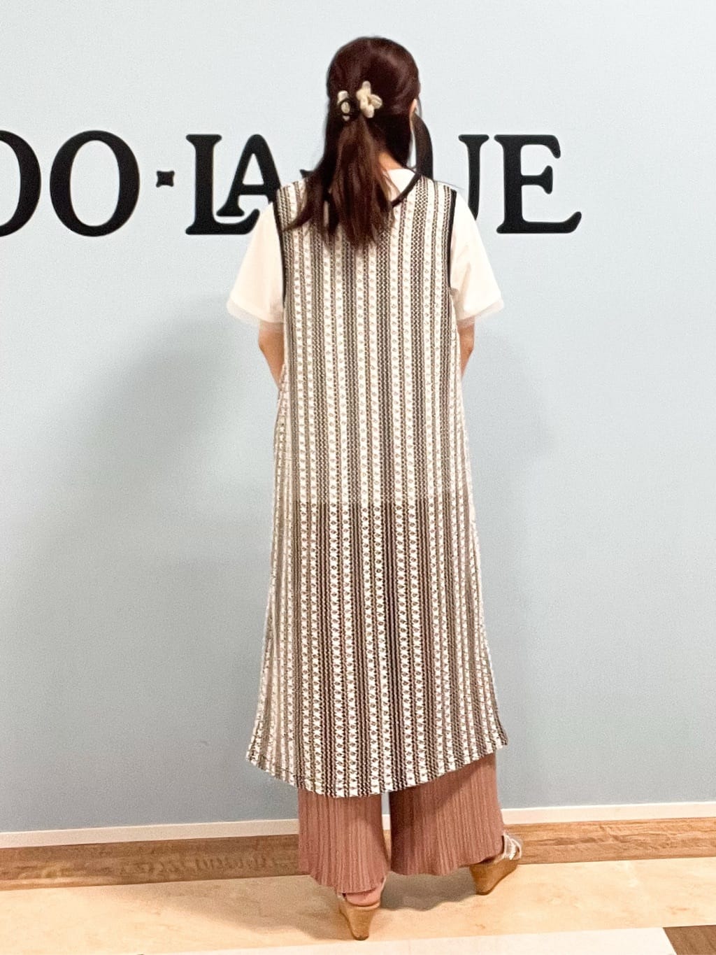 Naaatsuさんの「SHOO･LA･RUE｜◆【洗える】楽してほっそり見え カットプリーツパンツ」を使ったコーディネート