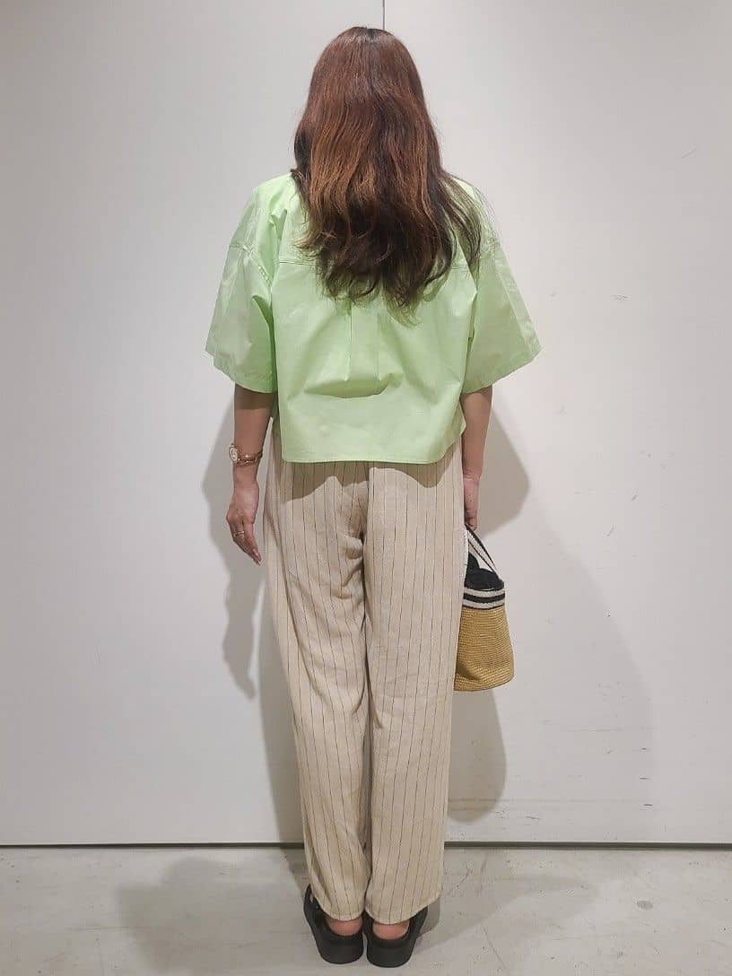 hmさんの「OPAQUE.CLIP｜◆クロップドハーフスリーブシャツ【洗濯機洗い可】」を使ったコーディネート
