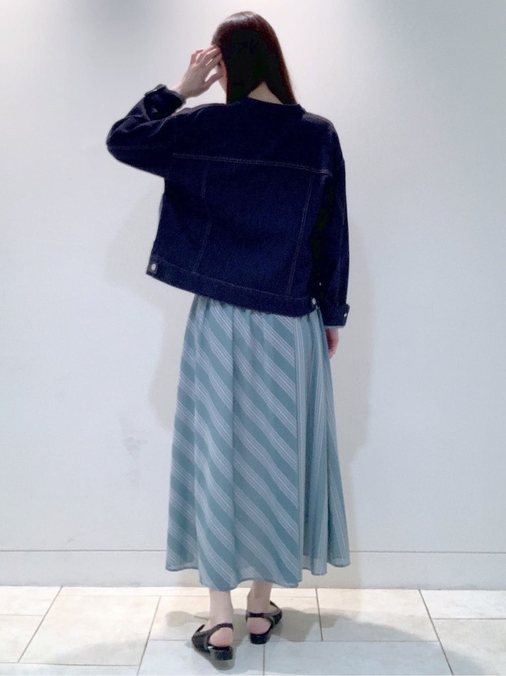 ヤマグチさんの「Reflect｜◆【接触冷感／洗える／ジャケットインナーにおすすめ】レースデザインニット」を使ったコーディネート