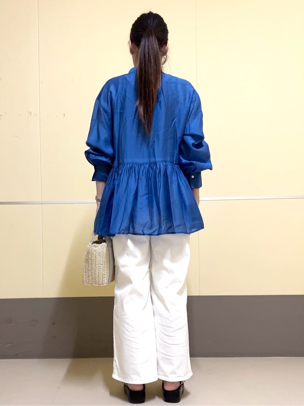 あきさんの「OPAQUE.CLIP｜◆シアーペプラムブラウス【洗濯機洗い可】」を使ったコーディネート