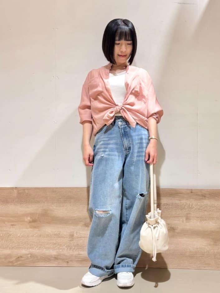 すずさんの「SHOO･LA･RUE｜◆【洗える/S-LL】シアーネックがこなれ見え リブタンクトップ」を使ったコーディネート