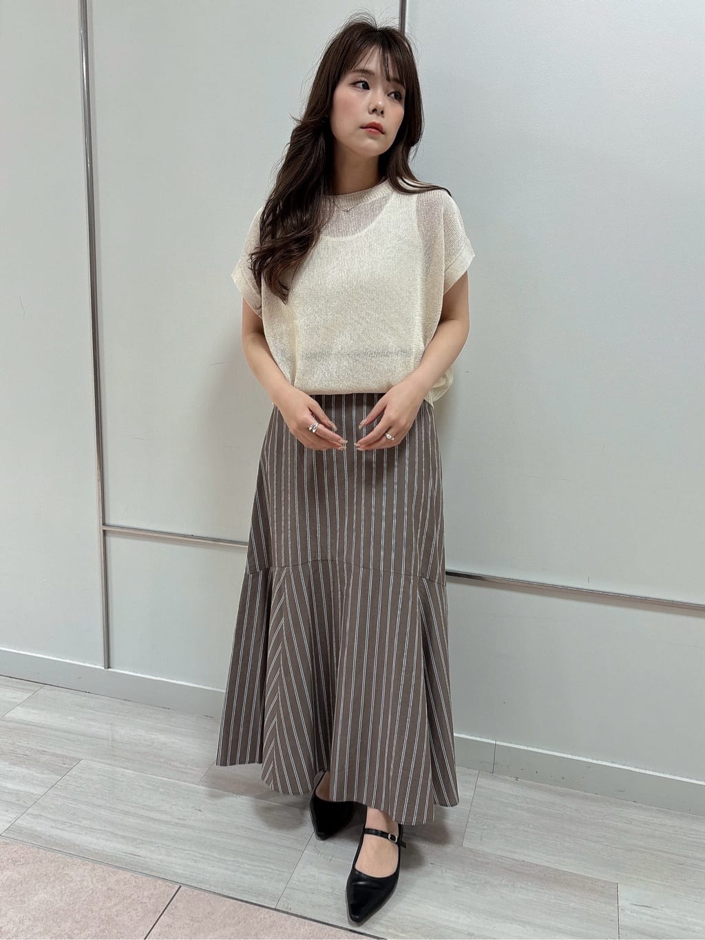 R.Kさんの「UNTITLED｜◆【後ろウエストゴム/マーメイド】ストライプフレアスカート」を使ったコーディネート