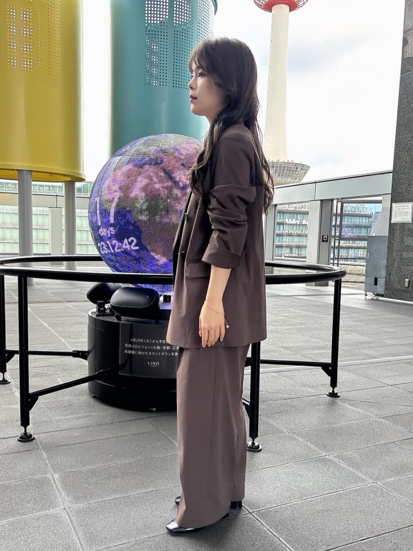 R.Kさんの「UNTITLED｜◆【セットアップ可能／オンオフ】ラミー混 ダブルブレストジャケット」を使ったコーディネート