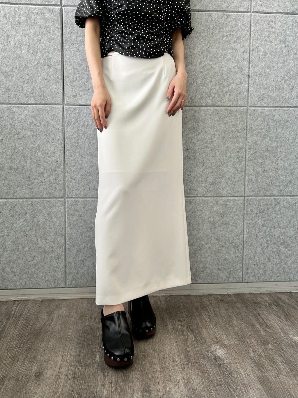 harunaさんの「CODE A｜polka dot blouse」を使ったコーディネート
