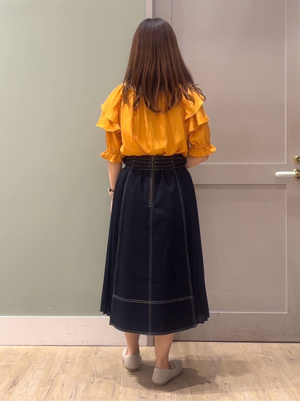 しばみさんの「grove｜◆麻調ダブルフリルブラウス」を使ったコーディネート