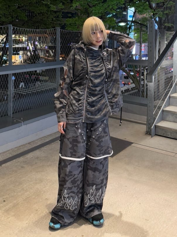 川本葵さんの「tk.TAKEO KIKUCHI｜◆K&rsquo;PJT by AOI 『Lightweight Parka』」を使ったコーディネート
