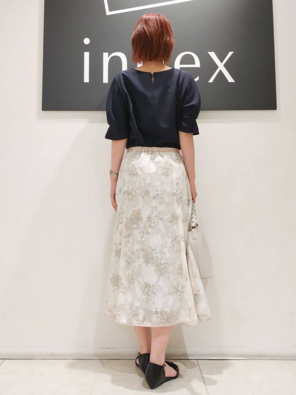 n.さんの「index｜《8色展開／XS-LLサイズ》タックパフスリーブブラウス【洗濯機洗い可／吸水速乾／防シワ／抗ピル】」を使ったコーディネート