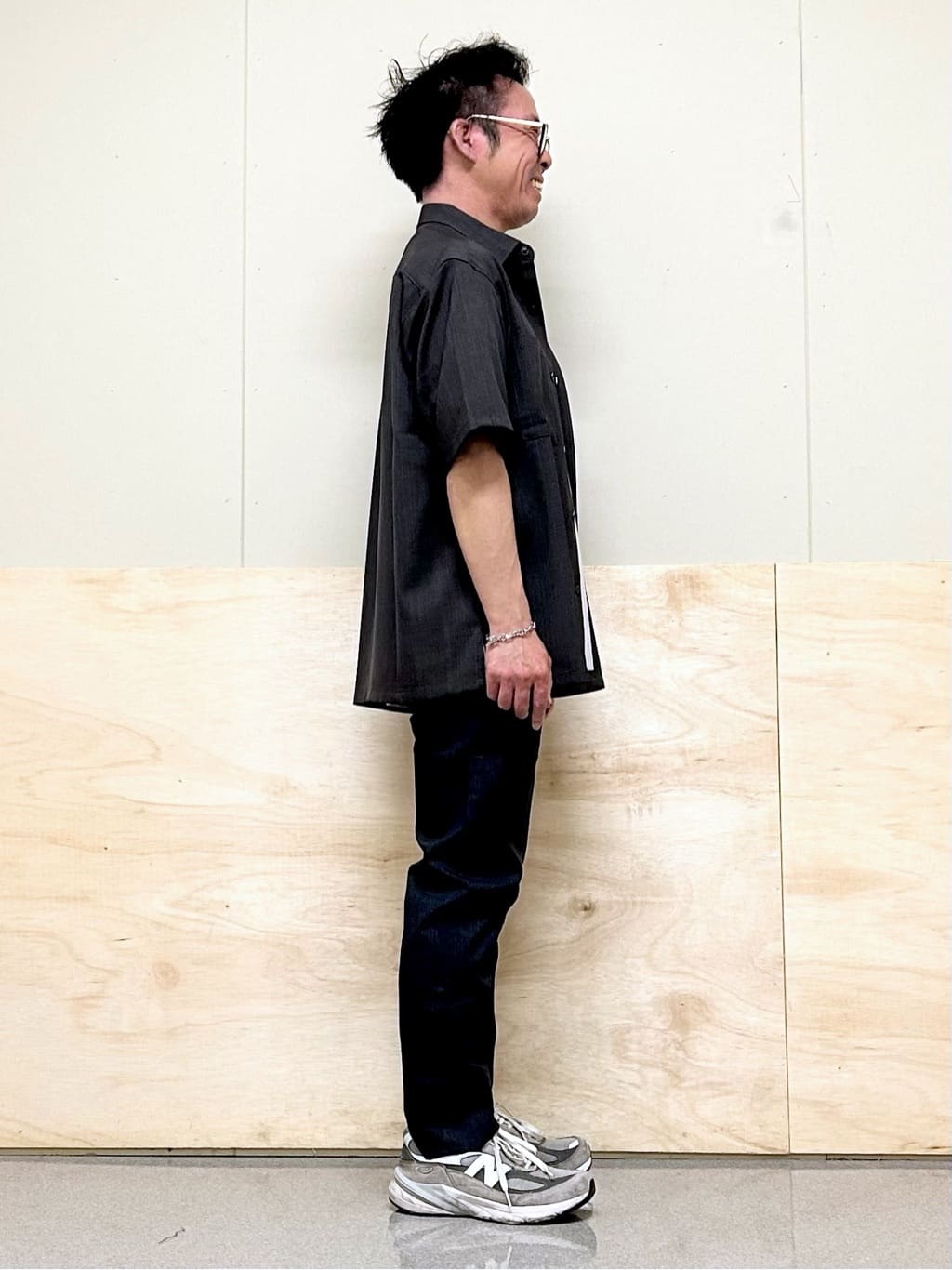 KENJI Iさんの「THE SHOP TK｜【オールシーズン穿ける！】7DAYSストレッチへリンボンパンツ　ON&hArr;OFF兼用」を使ったコーディネート
