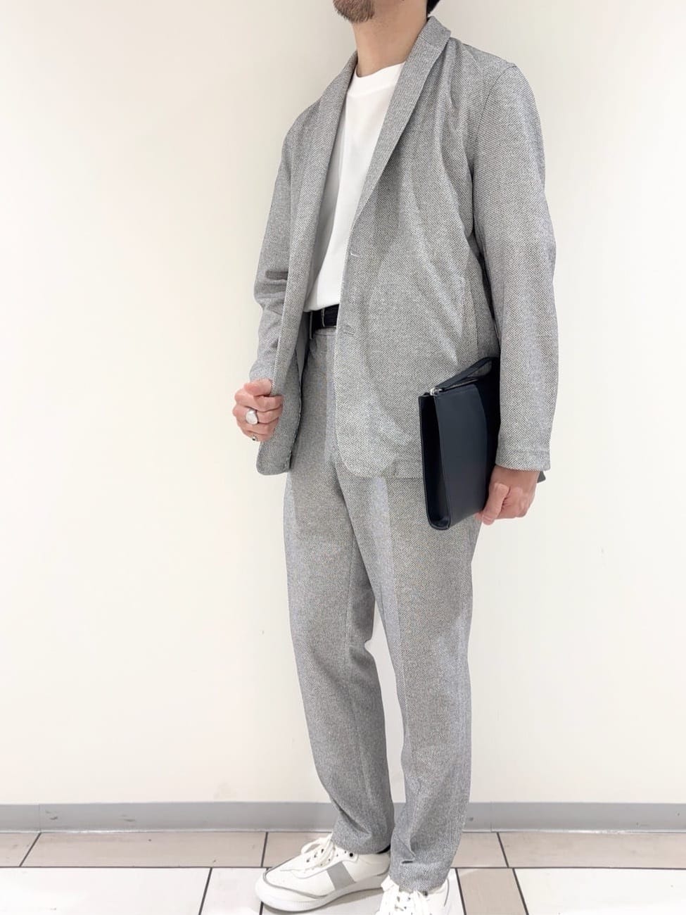 及川さんの「TAKEO KIKUCHI｜【抗菌防臭／5サイズ展開】ハイゲージポンチ Tシャツ」を使ったコーディネート