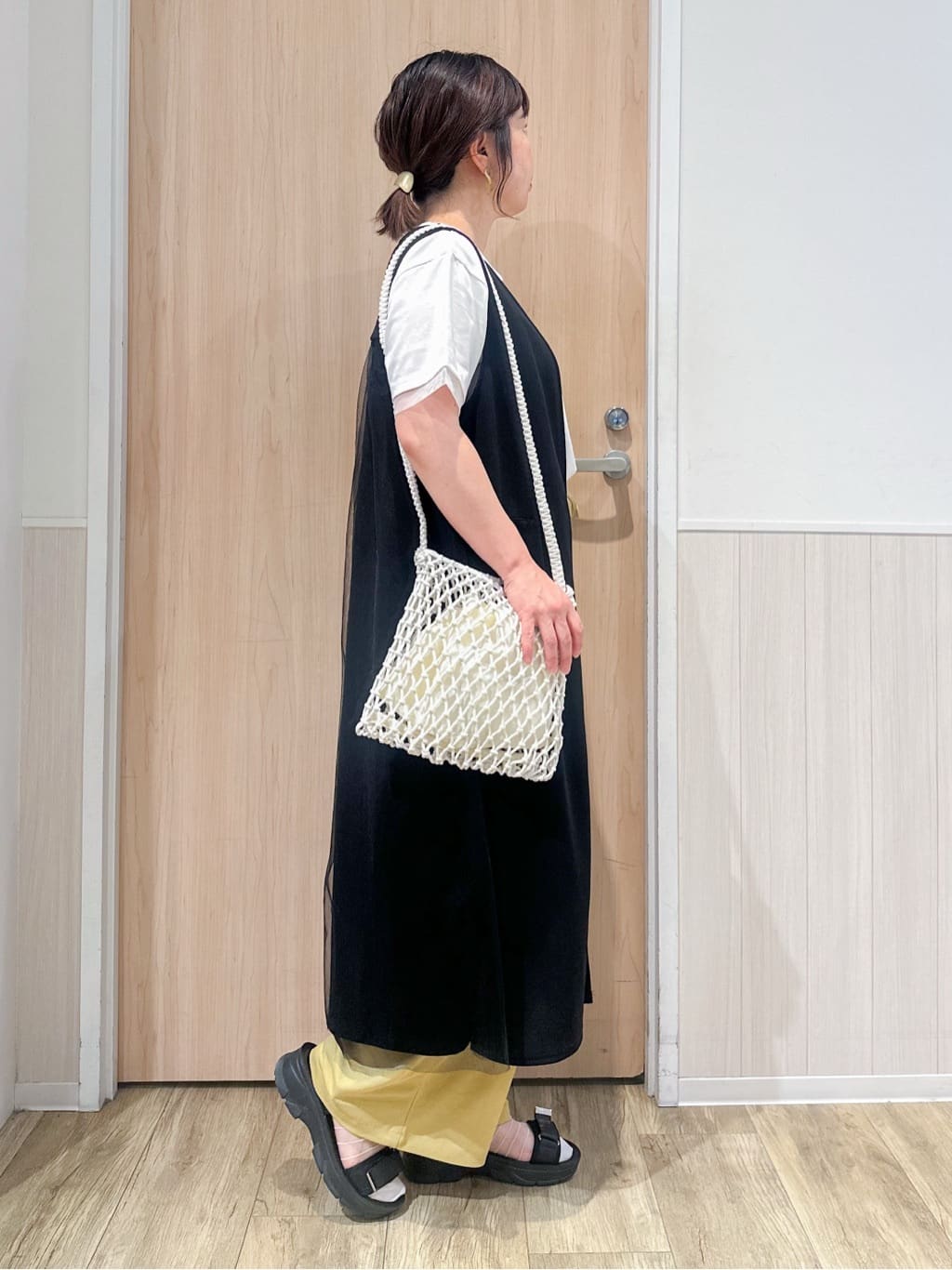 mimoさんの「SHOO･LA･RUE｜◆旬を取り入れながら体型カバー ボタンレスエアリージレ」を使ったコーディネート