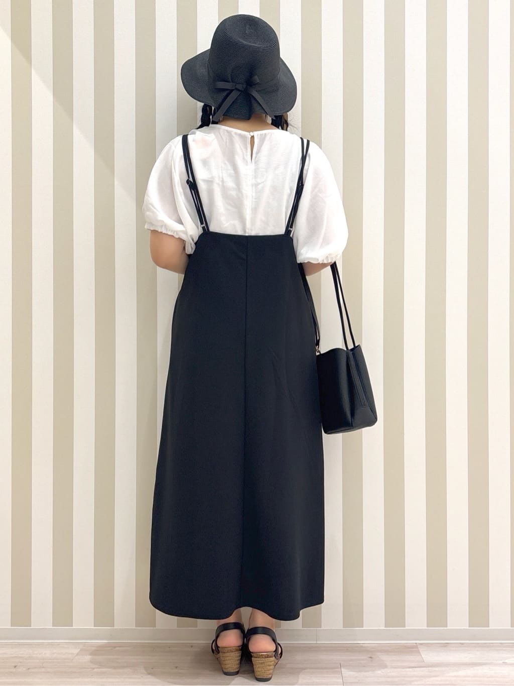 まろんさんの「SHOO･LA･RUE｜◆女性らしさ溢れる　フレアキャミワンピース」を使ったコーディネート