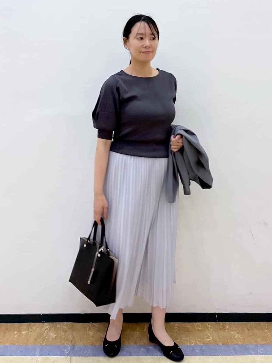 akariさんの「index｜《6色展開／XS-LLサイズ》ドライタッチ デザインスリーブニット【洗濯機洗い可／接触冷感／抗ピル】」を使ったコーディネート