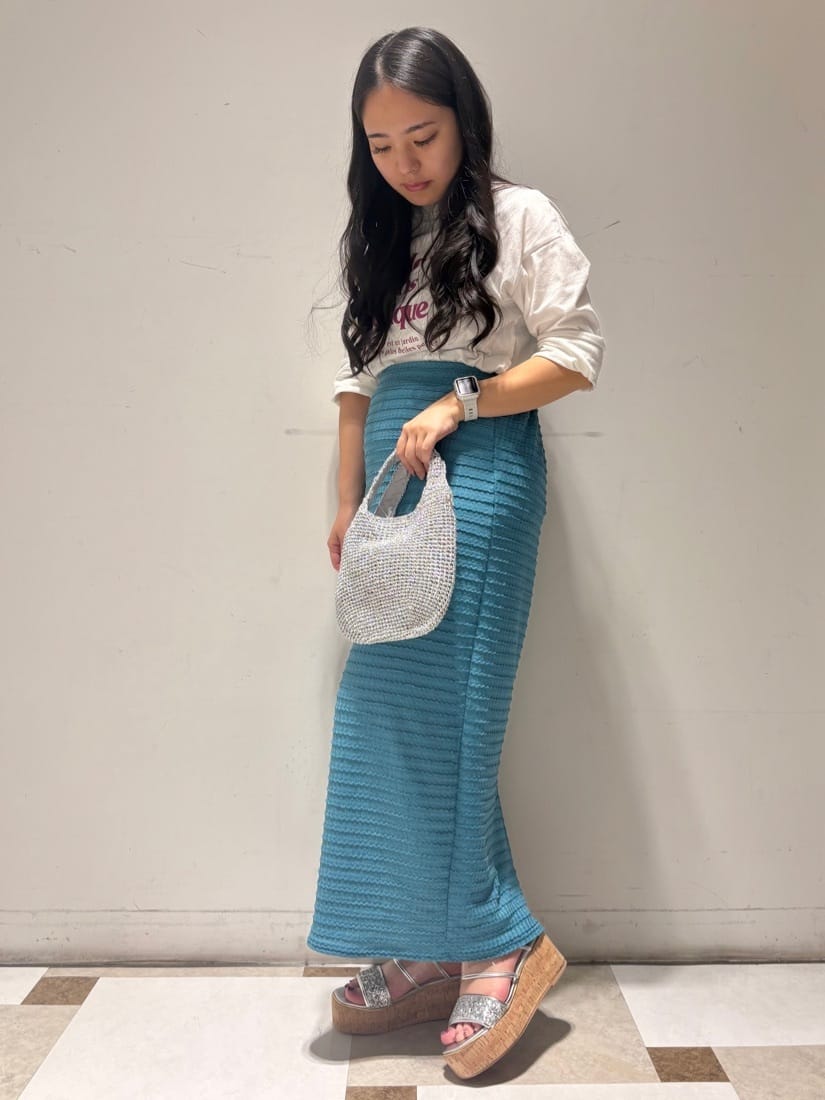 のはらっちょさんの「ESPERANZA｜グリッター&times;クリアベルト 厚底コルクサンダル」を使ったコーディネート