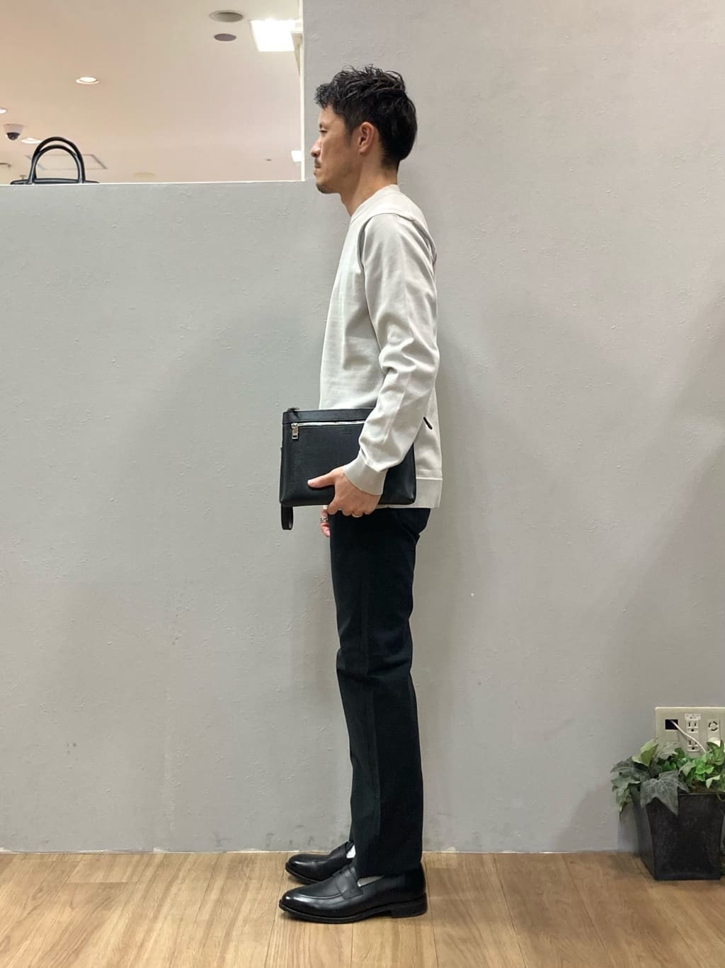 シュンさんの「TAKEO KIKUCHI｜【Made in JAPAN】播州織 ストレッチ パンツ」を使ったコーディネート