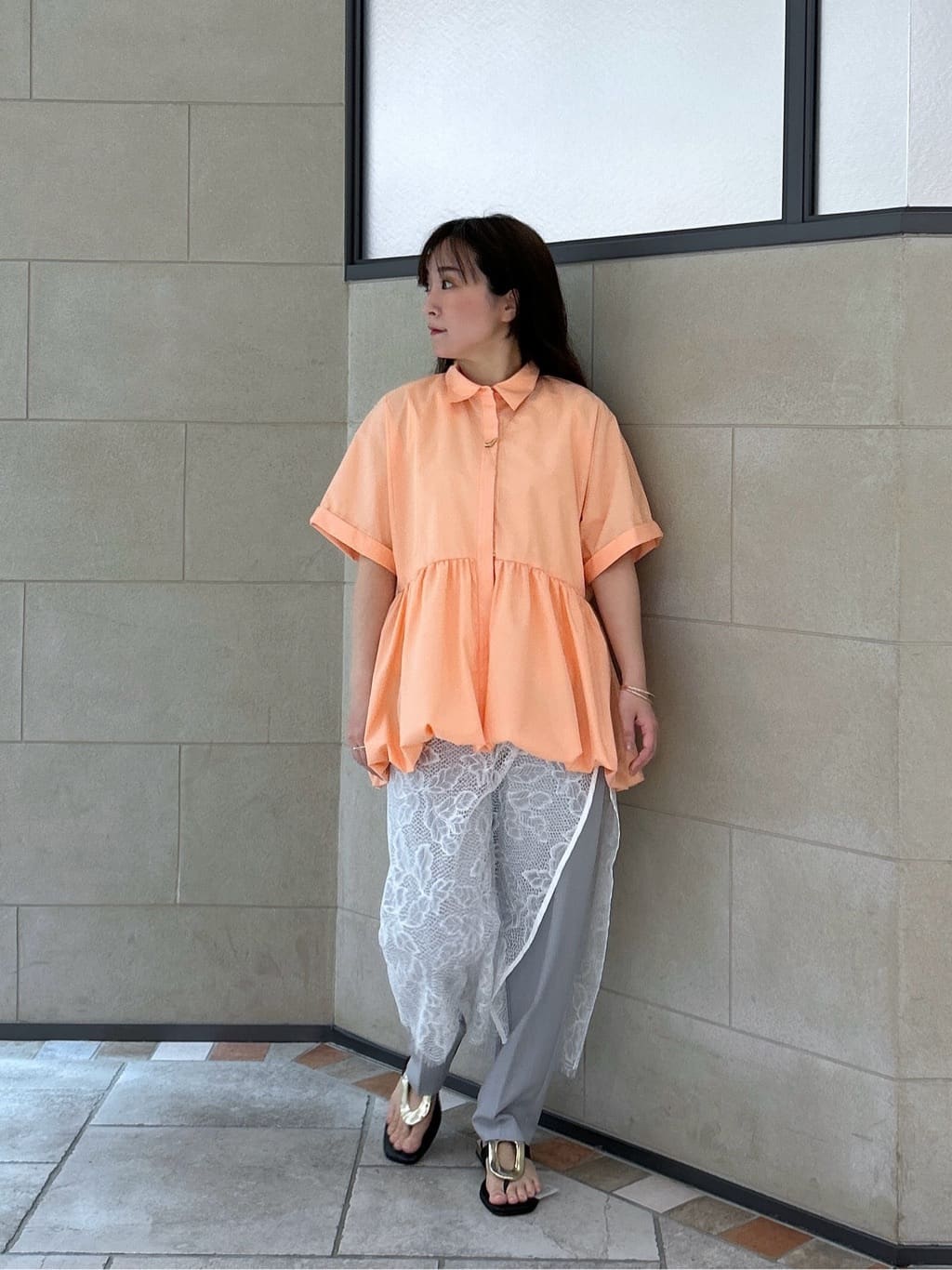 よねさんの「INDIVI｜【接触冷感／セットアップ対応】イージーテーパードパンツ【通勤・セレモニー】」を使ったコーディネート