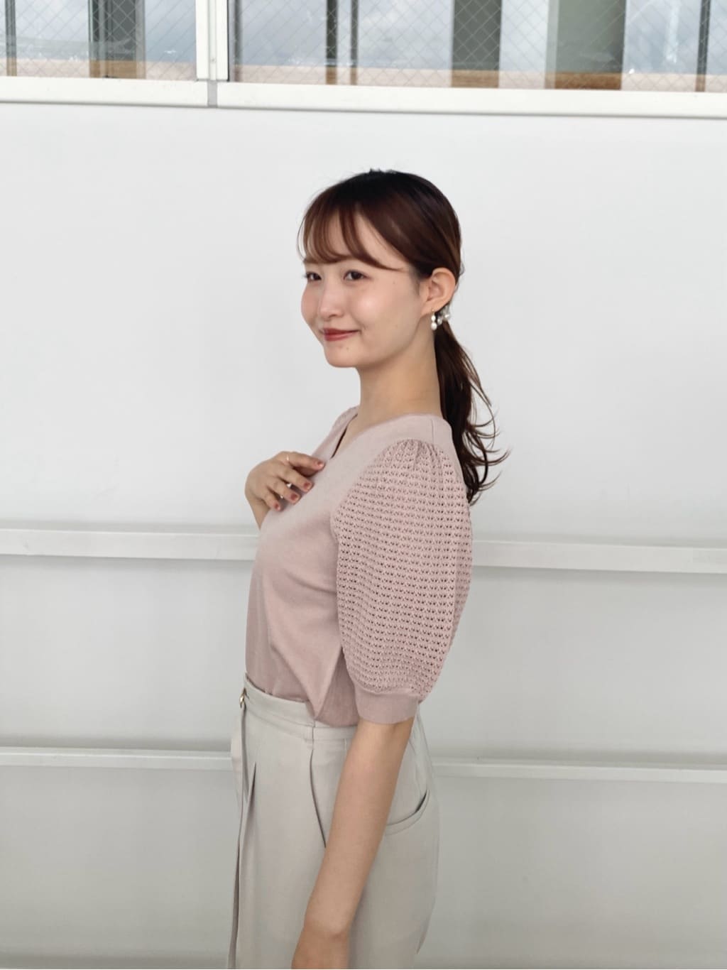 みさかさんの「index｜ストレッチテーパードパンツ【洗濯機洗い可／吸水速乾／防シワ】」を使ったコーディネート