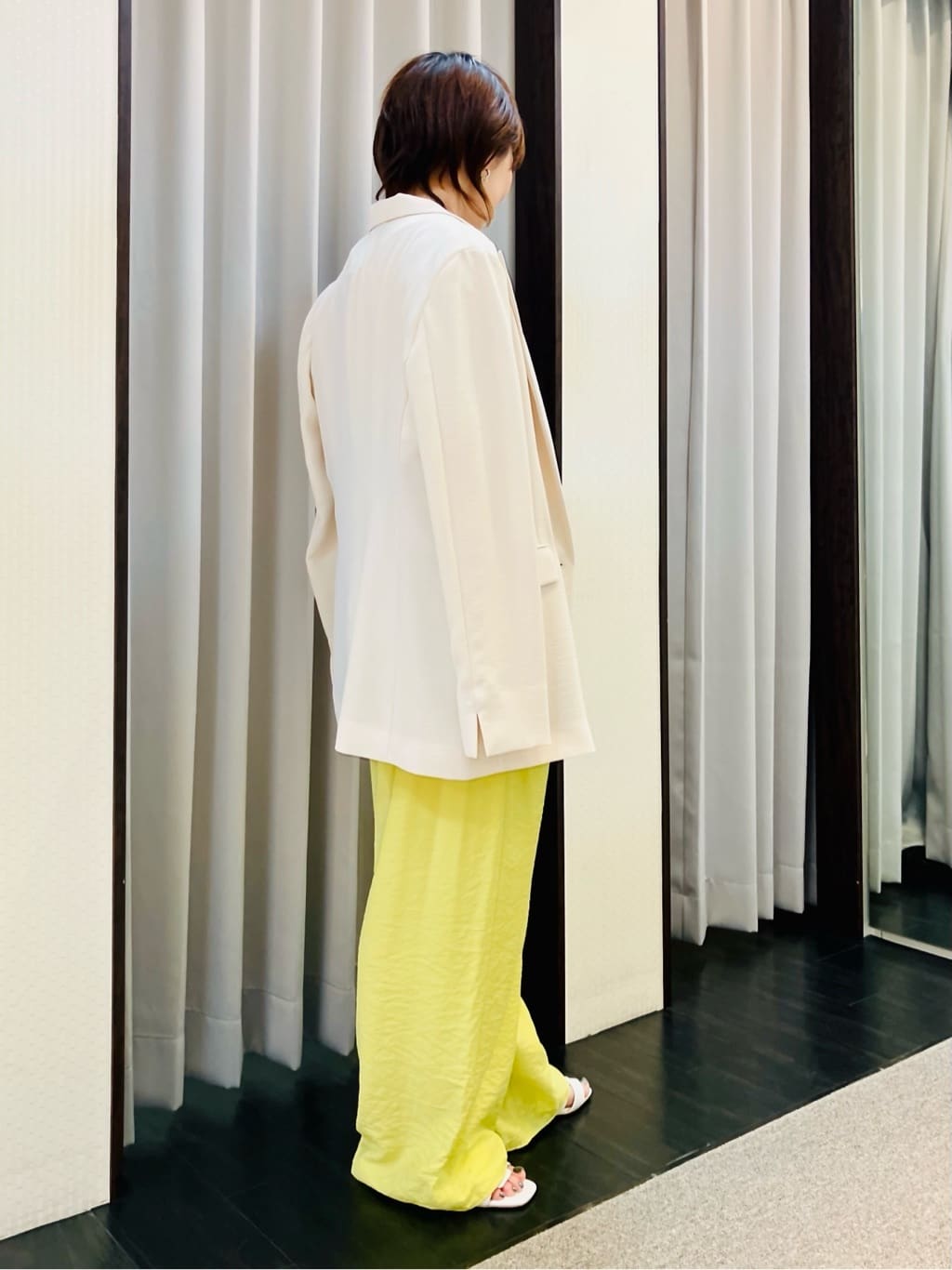 YUKIさんの「INDIVI｜【洗える／UVケア／SETUP可能】ドロストワイドパンツ」を使ったコーディネート
