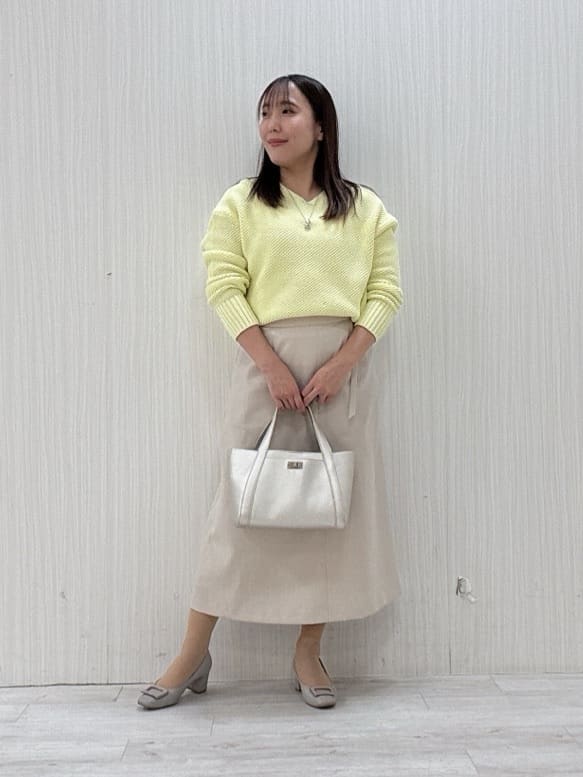 ayakaさんの「UNTITLED｜◆【洗える/オンオフ使える】ファンシーヤーンVネックニット」を使ったコーディネート
