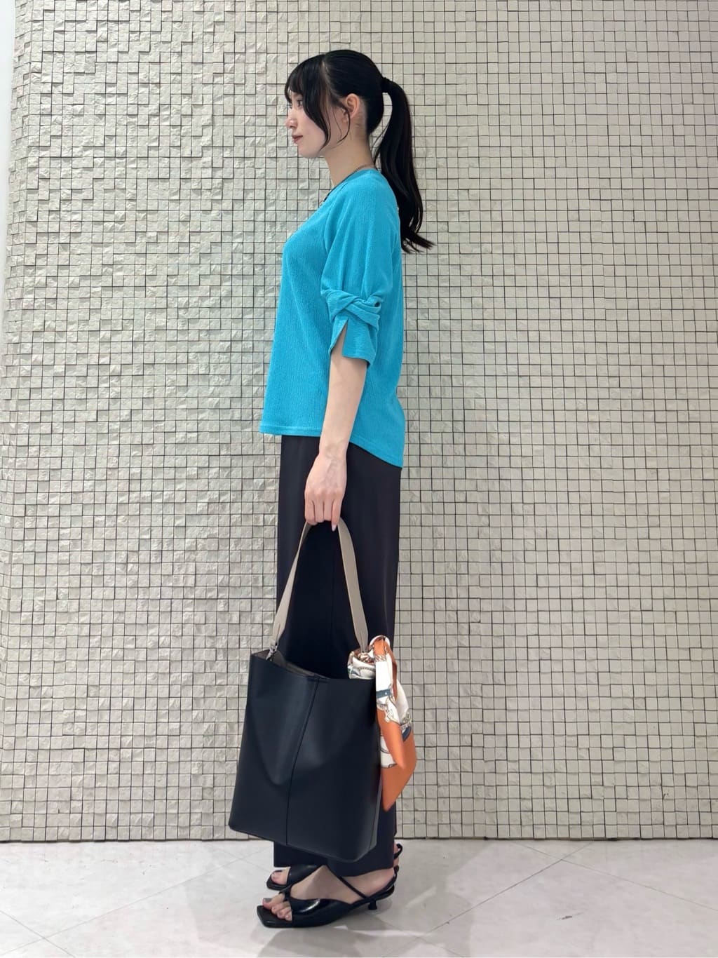 ibukiさんの「INDIVI｜【褒められパンツ／洗える／ウエストゴム】ワイドタックパンツ」を使ったコーディネート