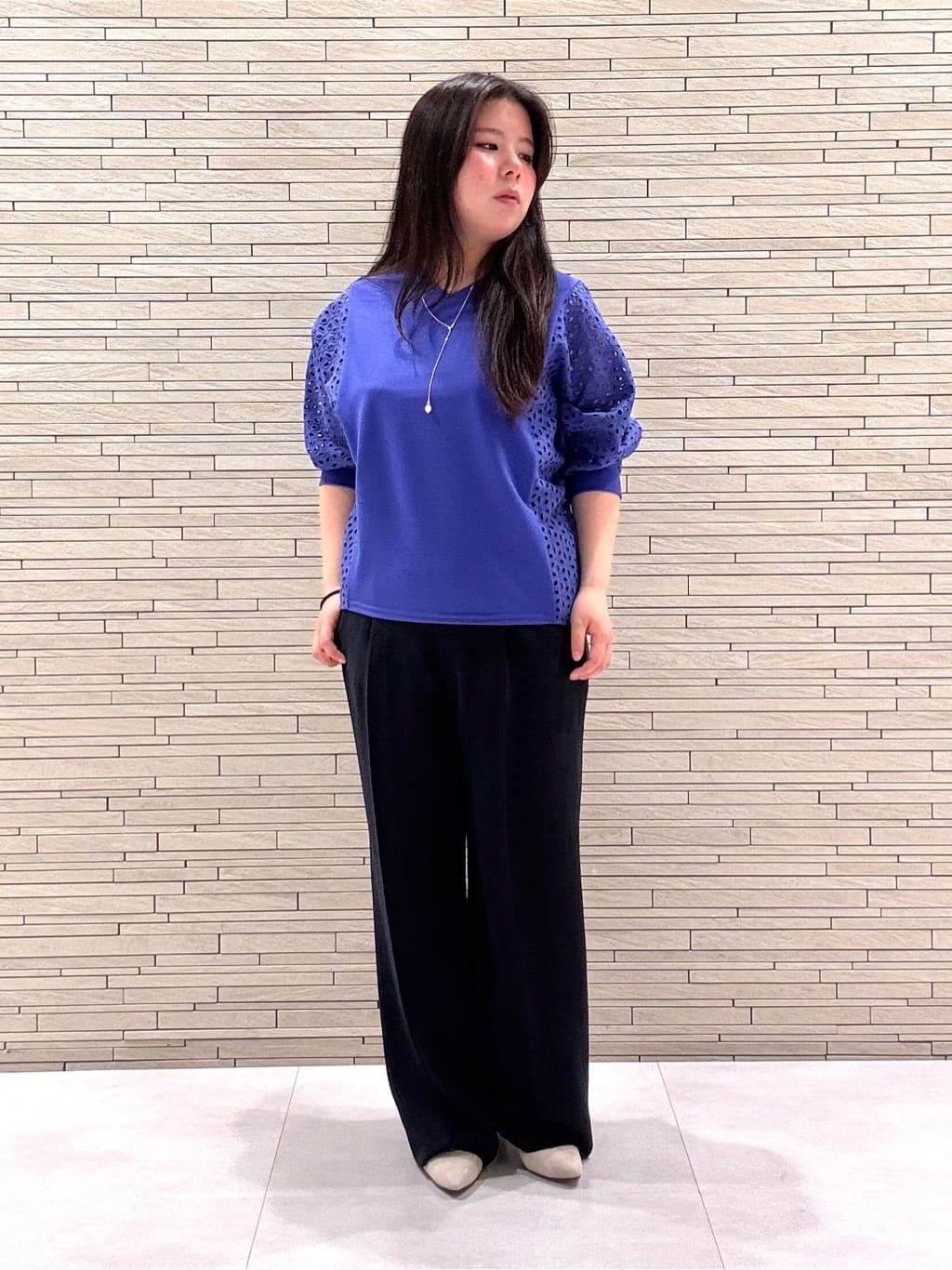 MEGUMIさんの「INDIVI｜【洗える／前後2WAY】インナータンクトップ」を使ったコーディネート