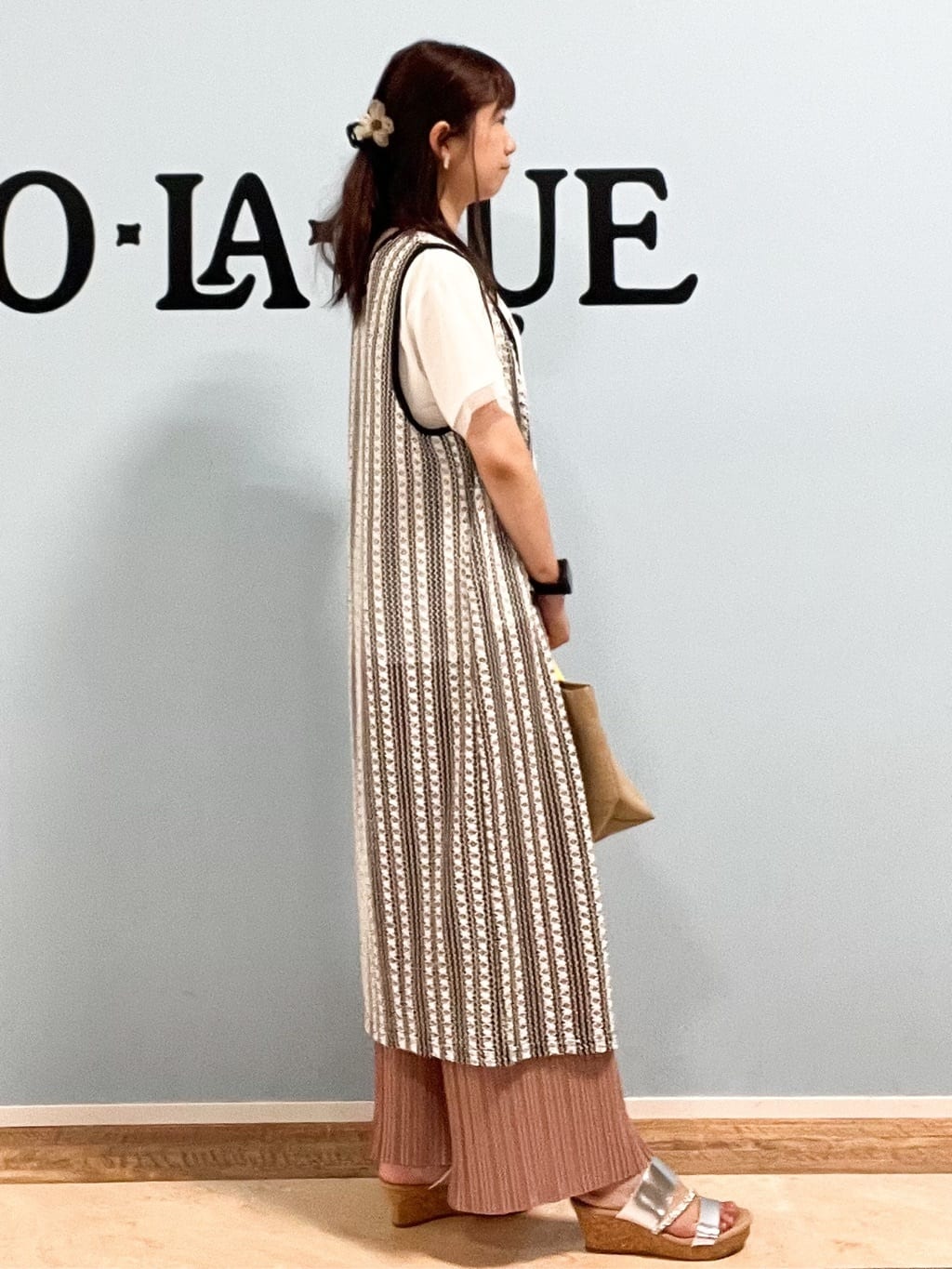 Naaatsuさんの「SHOO･LA･RUE｜◆【洗える】楽してほっそり見え カットプリーツパンツ」を使ったコーディネート