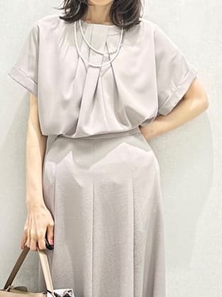 Miwaさんの「UNTITLED｜【手洗い／88cm正方形】シアー素材チェーン柄スカーフ」を使ったコーディネート