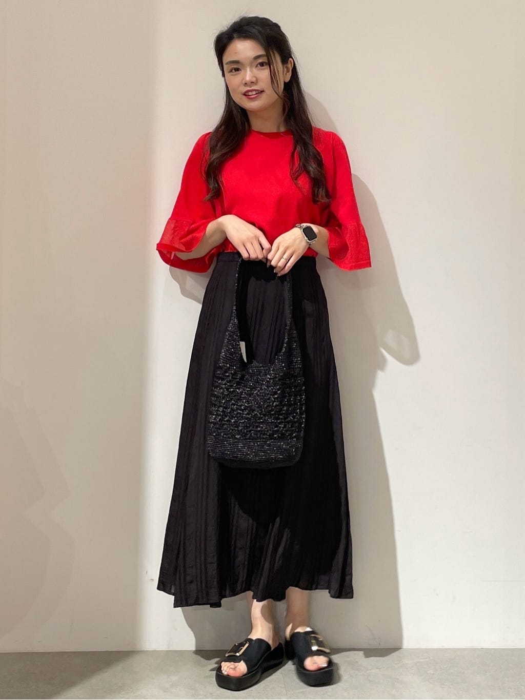 kanahoさんの「OPAQUE.CLIP｜◆《5色展開》シアーフレアスリーブニット【洗濯機洗い可】」を使ったコーディネート
