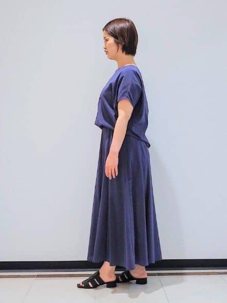gissyさんの「INDIVI｜◆【通気性◎撥水／接触冷感／UVケア】ナローフレアスカート」を使ったコーディネート