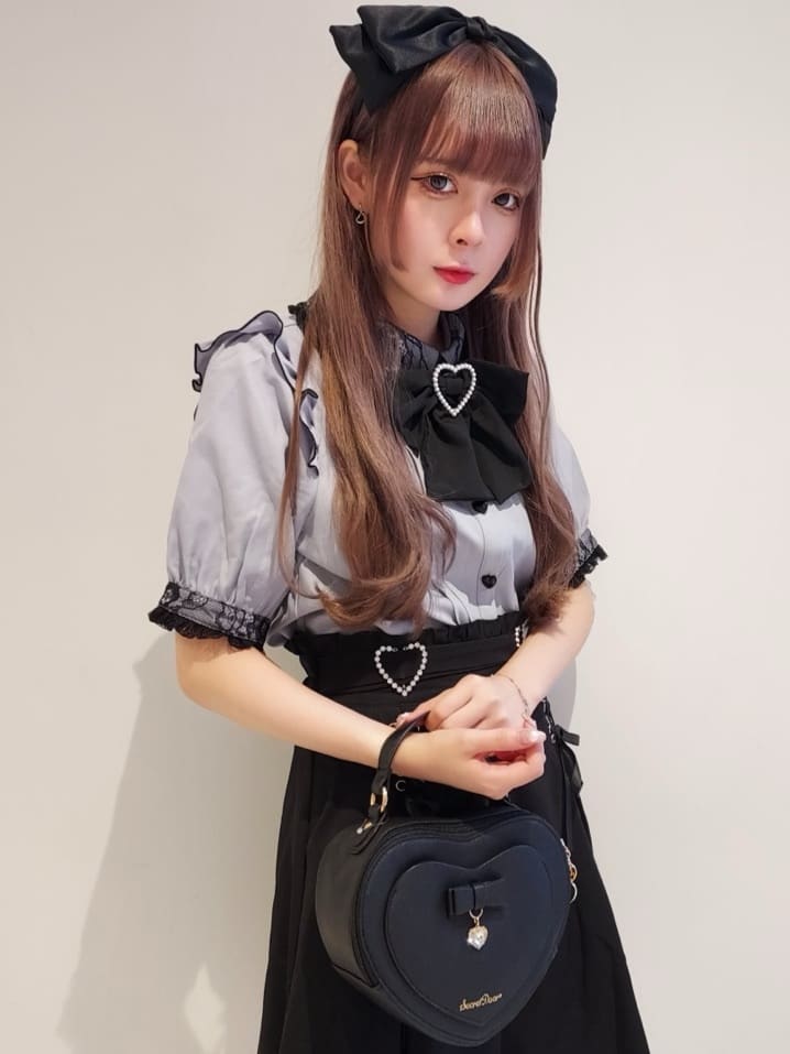 HUANG WEIHSUANさんの「ESPERANZA｜」を使ったコーディネート